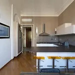 Re Umberto Luxury Apartment